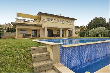 Modern villa in Mediterranean stile for sale in Santa Ponsa, Mal, Calvià 07180