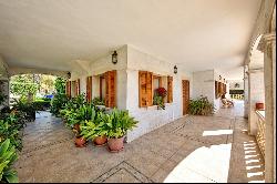 Elegant well- located villa for sale in Palmanyola near to Palma, Bunyola 07110