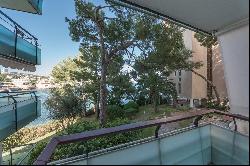 Front line apartment with sea access for sale in Cas Catala, Mal, Calvia 07181