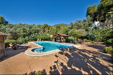 Spacious villa for sale near Genova in Palma de Mallorca, Palma de Mallorca 07015