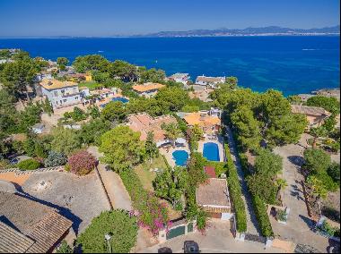 Impressive villa for sale in Cala Blava in Majorca, Llucmajor 07620