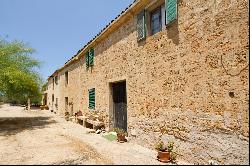 Rustic-style finca on almost 125 ha of land for sale in Llucmajo, Llucmajor 07620