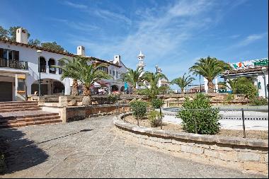 Shop for sale near the beach in Santa Ponsa in Mallorca, Calvia 07180