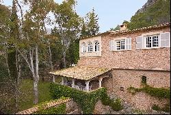 Majestic rustic country house for sale located in a valley in Es, Escorca 07315