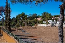 Flat residential plot with sea views in Hacienda Las Chapas, Eas, Marbella 29604