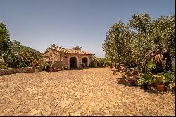 Finca for sale with panoramic views over the bay of Alcúdia and , Artà 07570