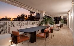 Luxury spacious apartment in Marbella's Golden Mile, Marbella 29602