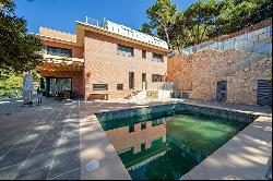 State-of-the art villa with sea views situated in a tranquil cul, Malaga 29018