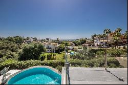 Modern villa with guest accommodation and offering sea views in , Mijas 29649