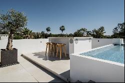 Fully renovated villa with golf and mountain views in Las Brisas, Marbella 29660