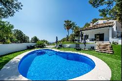 Exquisite villa with sea views in a secure and peaceful setting , Málaga 29018