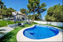 Exquisite villa with sea views in a secure and peaceful setting , Málaga 29018