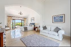 Contemporary villa with a traditional feel and offering wonderfu, San Roque 11360