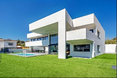 Villa for sale in Málaga, Torremolinos, Torremolinos 29620