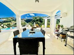 Andalusian-style villa with sea and mountain views in El Madrona, Benahavis 29678