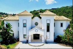 Villa for sale in Málaga, Benahavís, El Madroñal, Benahavís 29678