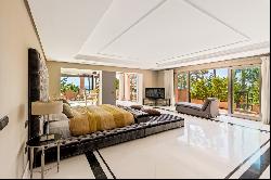 Huge beachfront duplex apartment in Casa Nova, Puerto Banus, Marbella 29600