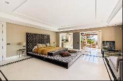 Huge beachfront duplex apartment in Casa Nova, Puerto Banus, Marbella 29600