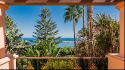 Huge beachfront duplex apartment in Casa Nova, Puerto Banus, Marbella 29600