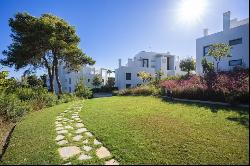 Contemporary duplex penthouse in frontline golf complex Las Terr, Estepona 29680