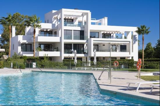 Contemporary duplex penthouse in frontline golf complex Las Terr, Estepona 29680