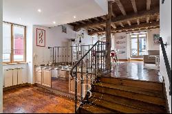 SAINT JEAN DE LUZ, HEART OF THE TOWN, 128 sqm APARTMENT