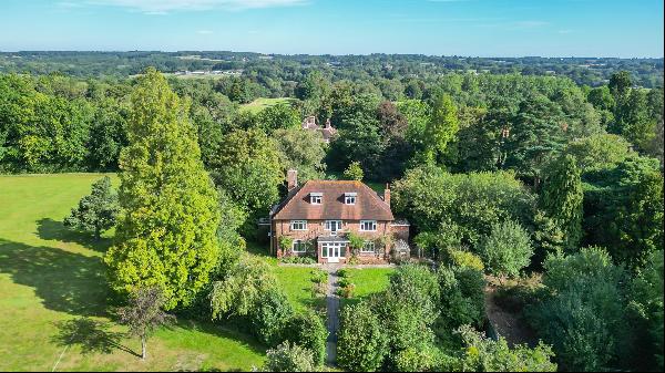 An attractive detached family home, boasting over 3000 sq. ft of  flexible and well presen