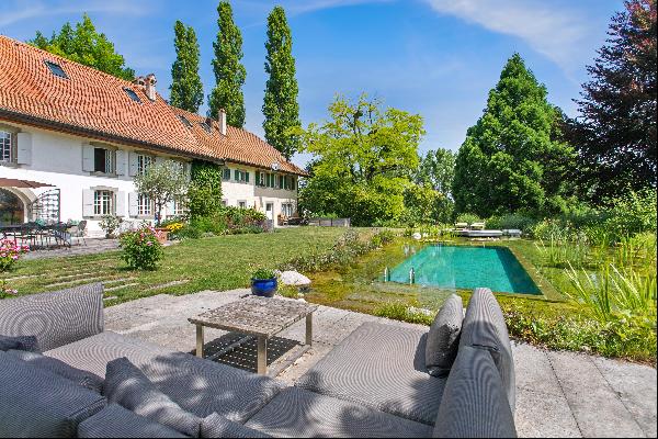 Splendid equestrian farm with large garden and swimming pool