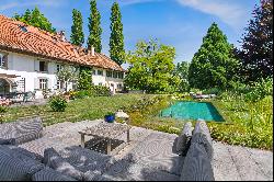 Splendid equestrian farm with large garden and swimming pool