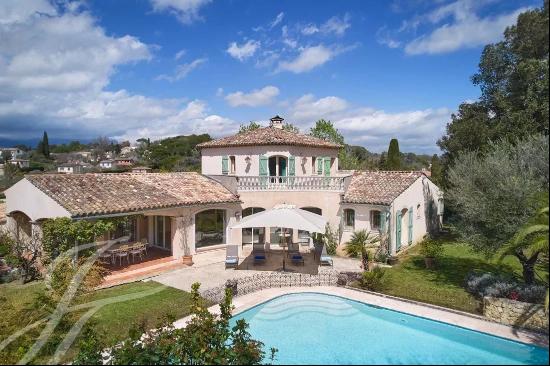 Valbonne - Nice villa in a closed domain near international schools