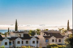 Exquisitely renovated villa with sea views in the heart of the G, Marbella 29602