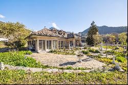 Superb atypical property in the heart of the vineyards