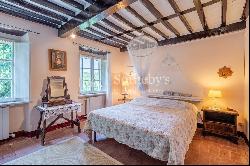 Ancient country villa on the hills of Lucca