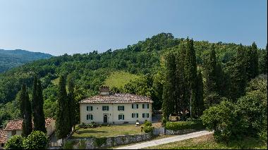 Charming historic villa in the heart of Florentine countryside.