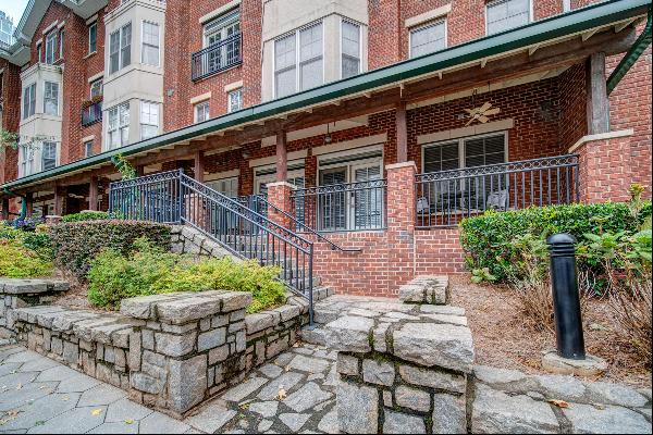 Experience Midtown Atlanta To The Fullest With This Two-Level Luxury Condo