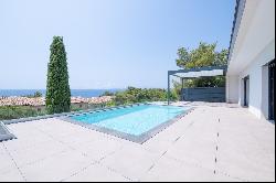 Les Issambres, New contemporary house 150m from the sea and magnificent roof top