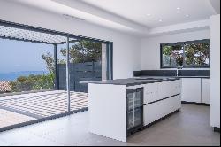 Les Issambres, New contemporary house 150m from the sea and magnificent roof top