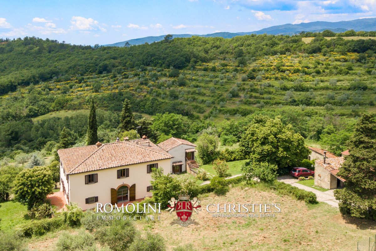 Tuscany 17TH CENTURY COUNTRY HOUSE FOR SALE IN