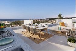 Spectacular duplex penthouse with terrace in Estepona West