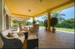 Elegant villa with open golf views in Zona F, Sotogrande, San Roque 11360