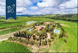 Wonderful estate for sale among Tuscan hills