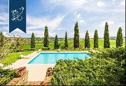 Wonderful estate for sale among Tuscan hills