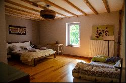 For sale old farmhouse renovated on more than 6.000m2 of park