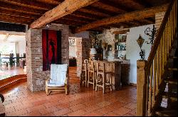 For sale old farmhouse renovated on more than 6.000m2 of park