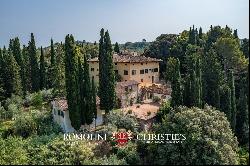 Chianti Classico - HISTORIC VILLA WITH VINEYARDS FOR SALE 30 KM FROM FLORENCE