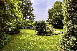 Spacious prestigious villa surrounded by greenery in Mendrisio for sale