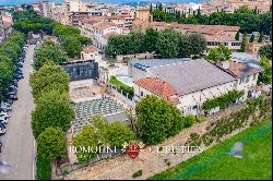 COMMERCIAL PROPERTY FOR SALE IN THE HISTORIC CENTER OF AREZZO