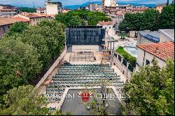 COMMERCIAL PROPERTY FOR SALE IN THE HISTORIC CENTER OF AREZZO