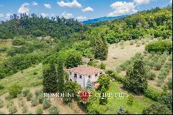 COUNTRY VILLA FOR SALE IN AREZZO, TUSCANY