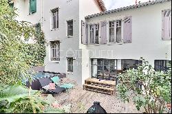 BIARRITZ - A 250 SQM TOWNHOUSE WITH ITS CHARMING GARDEN